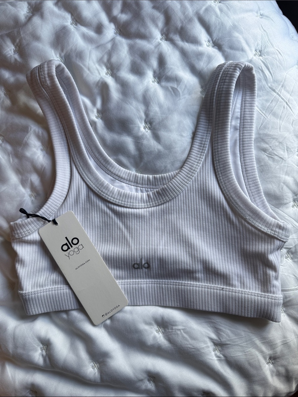 ALO Yoga White Wellness Bra NWT - Picture 3 of 3
